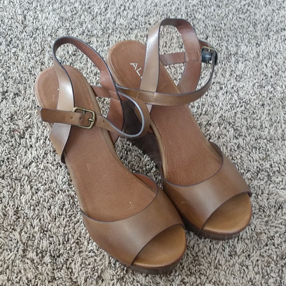 Aldo wedges